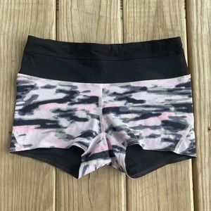 Reversible Movement Short 2.5”